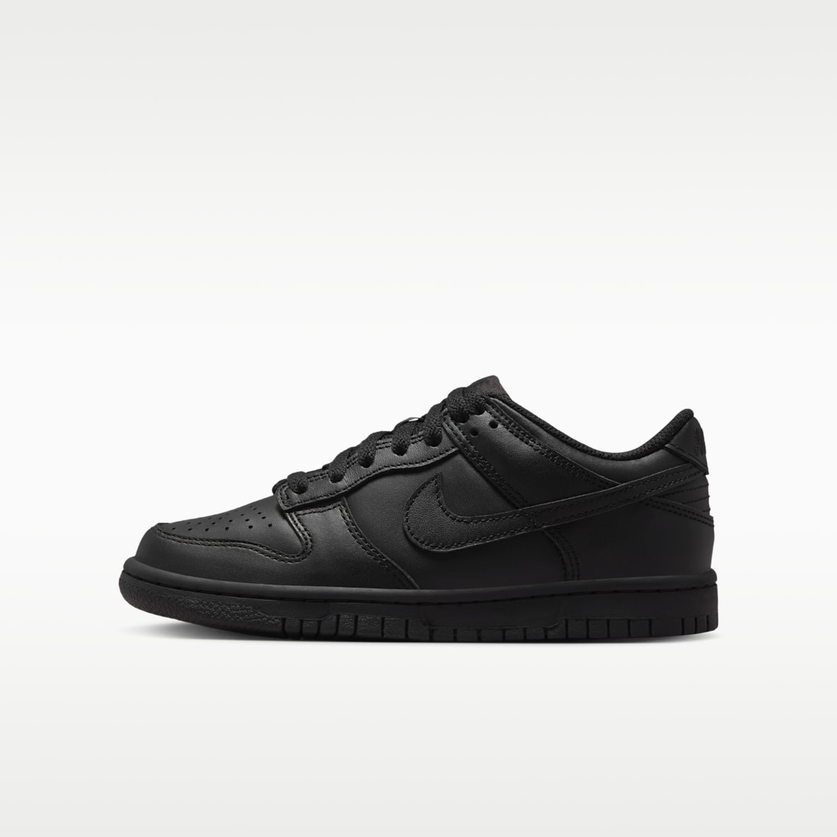 Black Nike Dunk. Nike.com